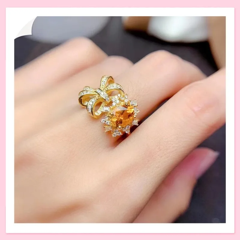 

Новое, великолепное, изысканное и атмосферное кольцо с бантом и желтым бриллиантом, имитирующее натуральный цитрин, с цветным драгоценным камнем в форме ленты