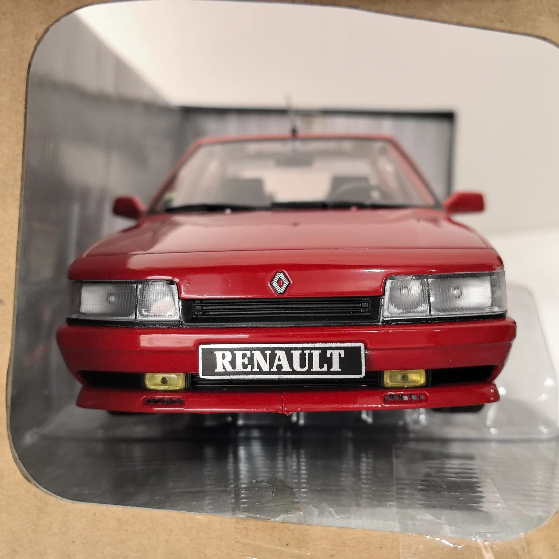 Diecast SOLIDO 1/18 Scale RENAULT 21 TURBO Q4 Alloy Car Model view 5