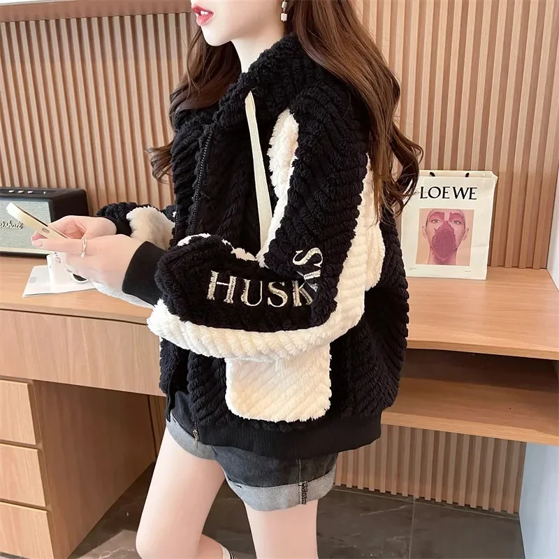 Hooded Hoodie for Women in Autumn Winter 2024 New Loose Stylish Contrasting Colors Plush Thickened Lamb Plush Small Jacket Trend