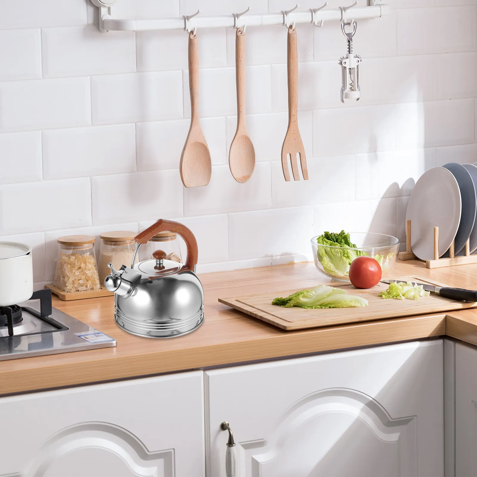 

Stainless Steel Whistling Kettle 2L Stovetop Tea Kettle for Home Kitchen Restaurant Use Boiling Water Pot Heat Resistant Handle