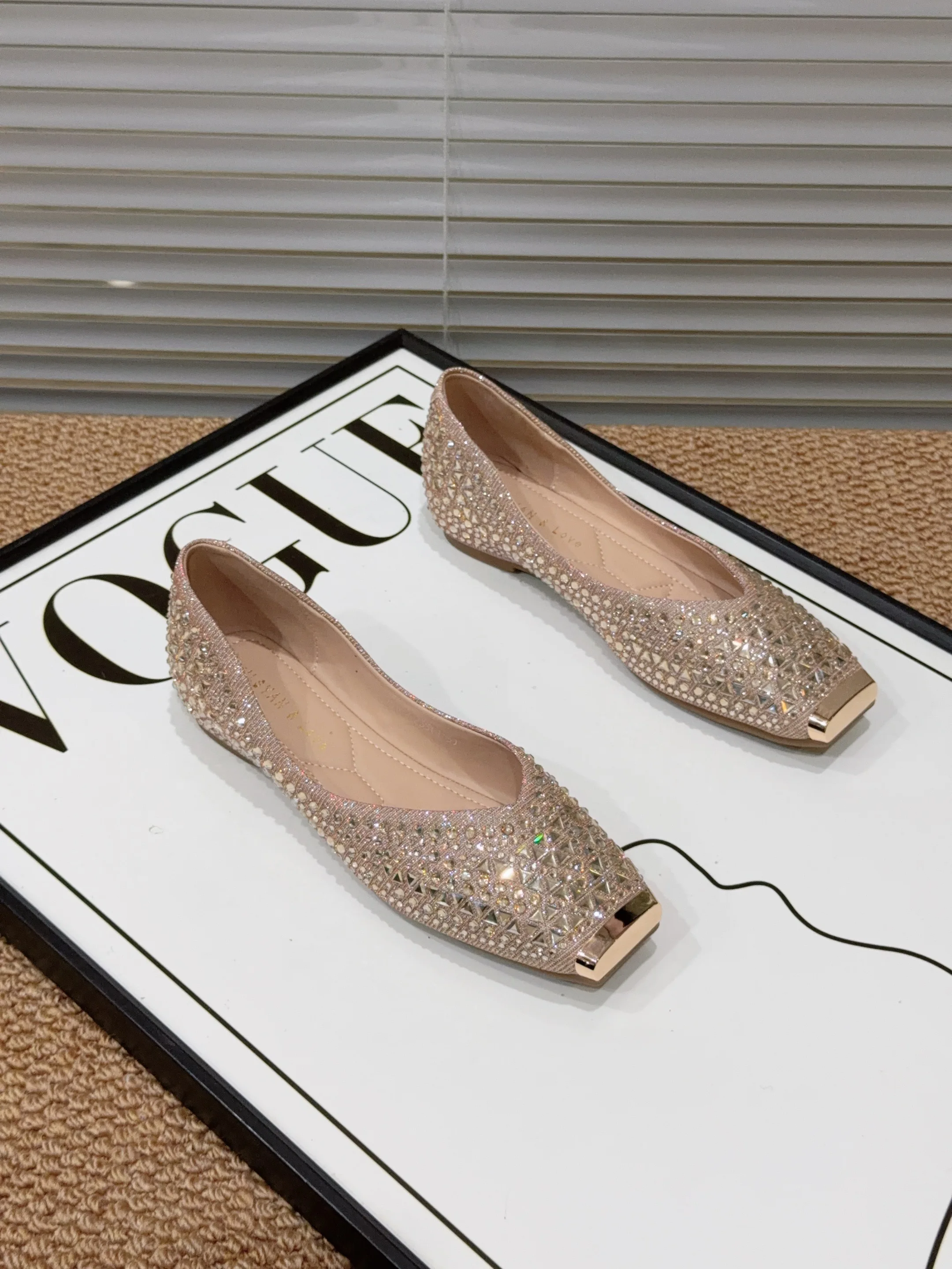 zapatos-de-mujer-con-tacon-bajo-y-punta-cuadrada-metalica-primavera-2026-nuevo-estilo-modernos-con-diamantes-de-imitacion-suela-suave-zapatos-de-noche