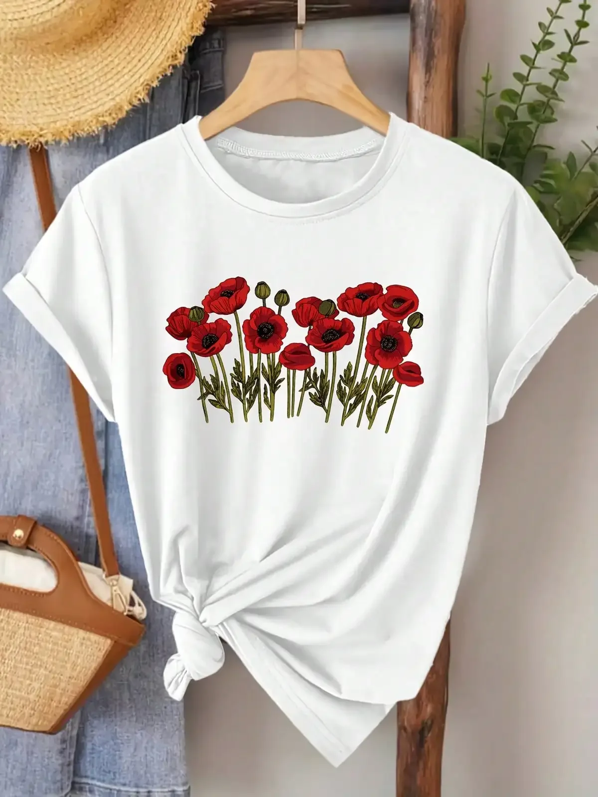 Women's Elegant Short-Sleeve Poppy Flower Print Round Neck T-Shirt, Suitable For Spring, Summer, And Autumn. A Versatile And Casual Vintage-Style Top For Able Commuting, Vacations, And Daily Wear. Available In Sizes S-XX