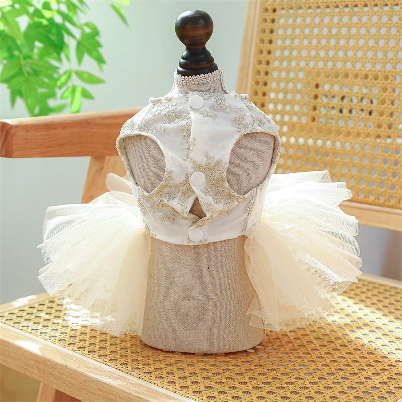 Wedding Dresses for Pets Chihuahua Designer Lace Veil Female Cat Clothes Bow Tie Tutu Skirt Rose Floral Yorkshire Puppy Clothing