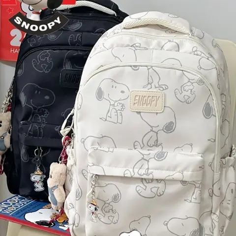 Cartoon Snoopy Backpack for Girls Lightweight and Large-capacity Schoolbag for Middle and High School Students Casual Backpack