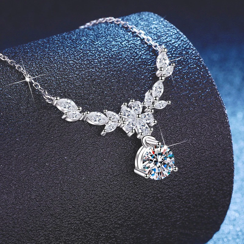 

Ожерелье из муассанита 1 карат для женщин, свадебные изысканные украшения, ожерелье из стерлингового серебра 925 пробы, кулон на шею, цепочка с подарочной коробкой