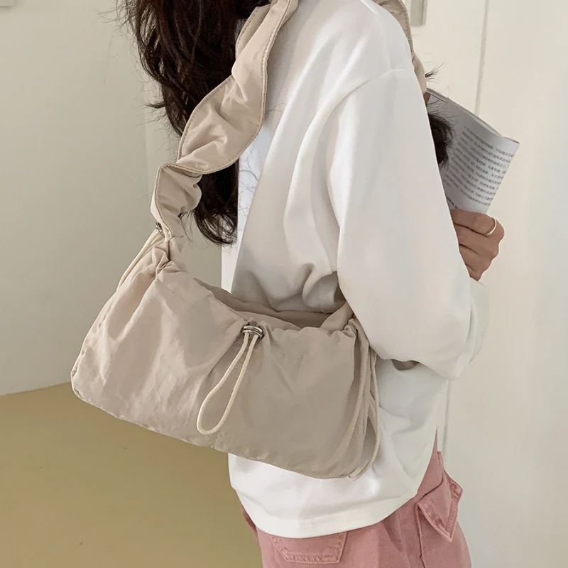 

Spring New Folded Retro Shoulder Bag Fashionable Elegant Nylon Cloud Bag Casual Versatile Unique High end Crossbody Bag