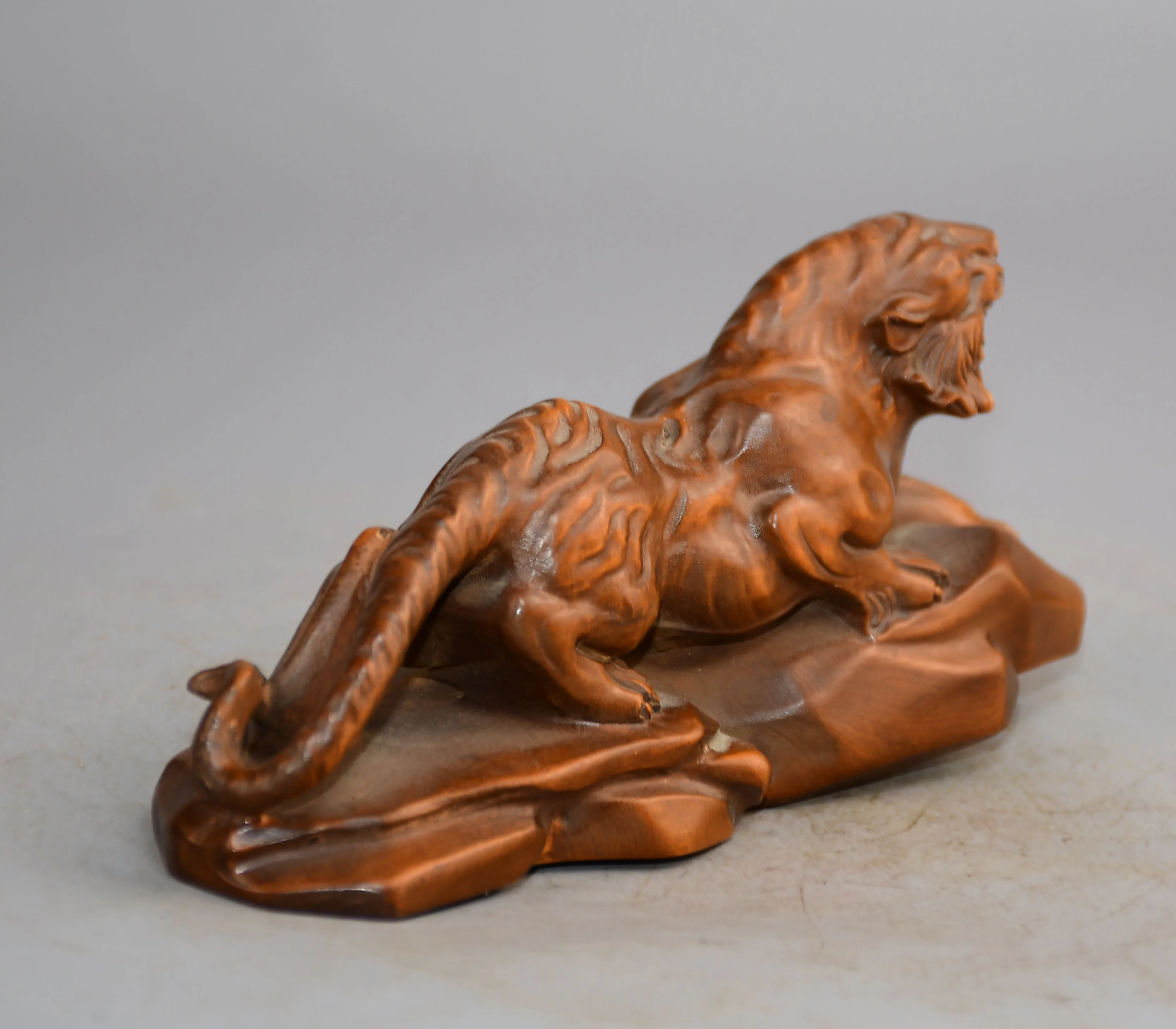 Old Boxwood Mountain Tiger Mountain base Tiger statue Zodiac Tiger Wenfang Amass wealth Ornaments Town house Exorcism