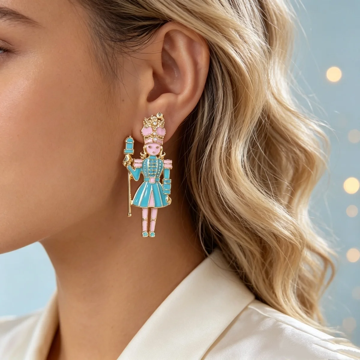 Kreative Krücken-Halter-Ohrringe mit Krönen-Nussknacker-Motiv für Damen, Weihnachtsmützen-Soldaten-Ohrringe, Neujahrsparty-Schmuck – Detail 10