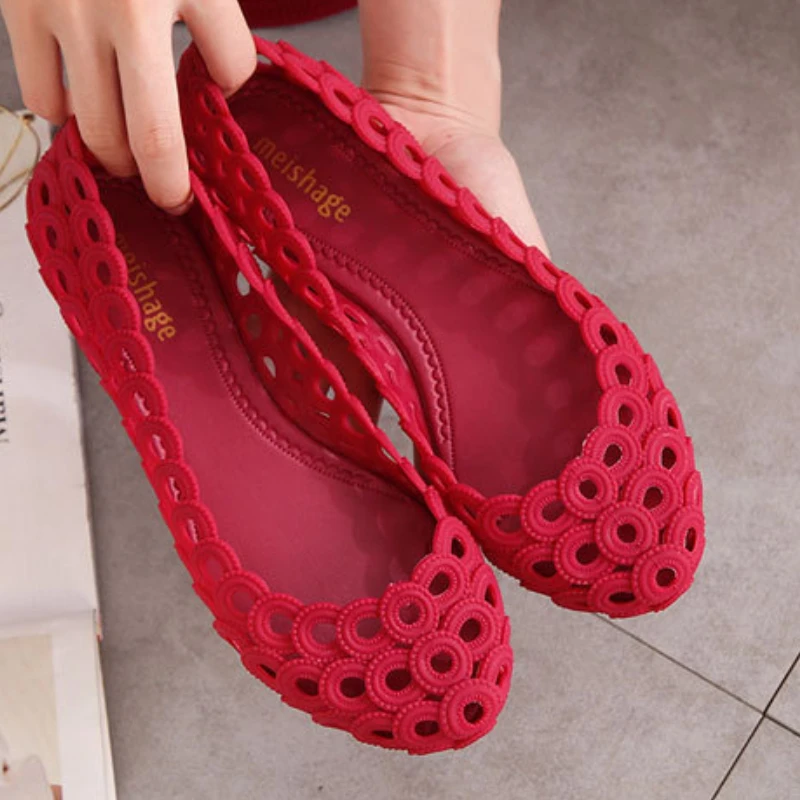 Summer Hollow Sandals Female Solid Color Non-slip Beach Garden Shoes Round Head Shallow Mouth Flats Zapatillas De Mujeres