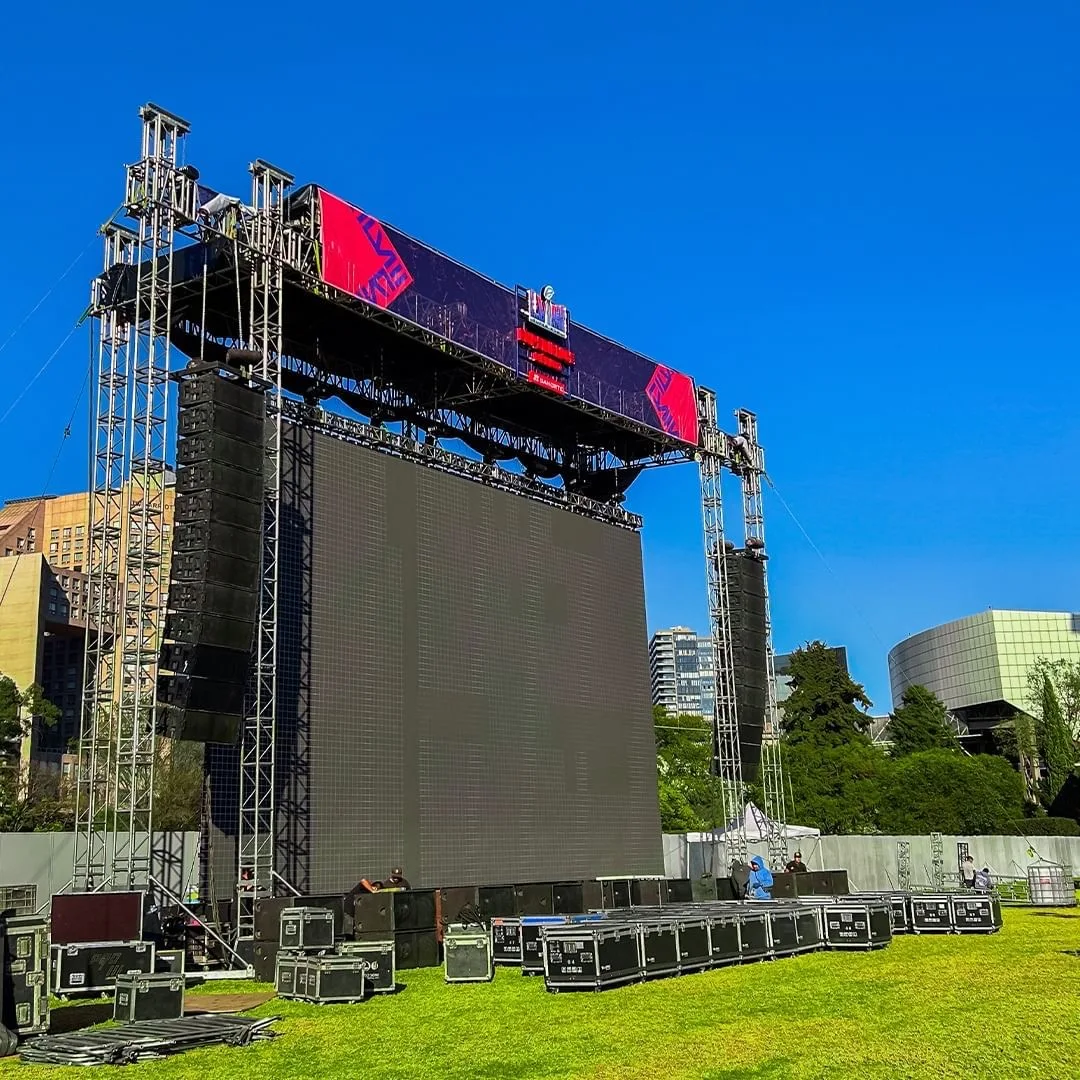 High Brightness P2.604 LED Display Screen 500*500mm Easy Installation for Football Field Church Other Locations Rent-Ready