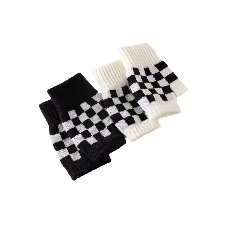 คู่ใหม่สีดําและสีขาว Checkered Half Finger ถุงมือผู้หญิงถักฤดูหนาวนักเรียนเขียนขี่จักรยาน WARM