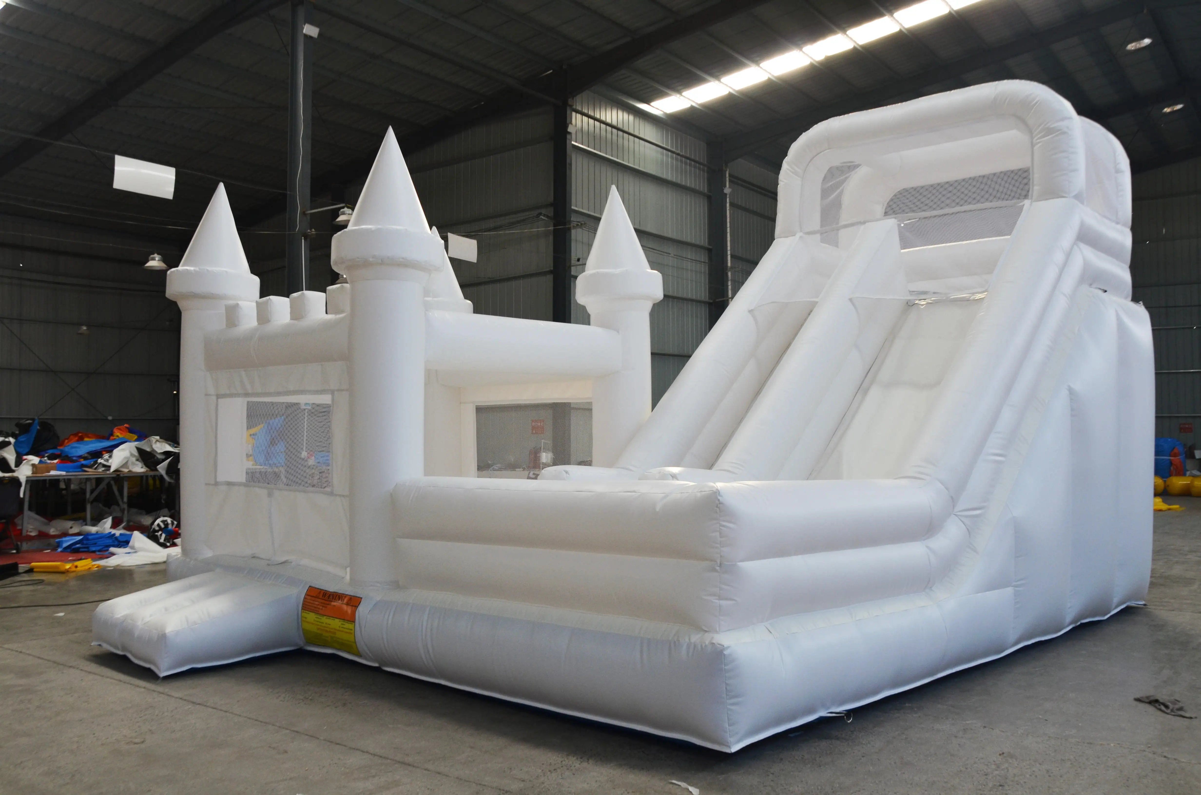 Inflatable White Wedding Bounce House With Blower, PVC Bouncy Castle Bouncer Suitable For Weddings, Birthdays, Parties