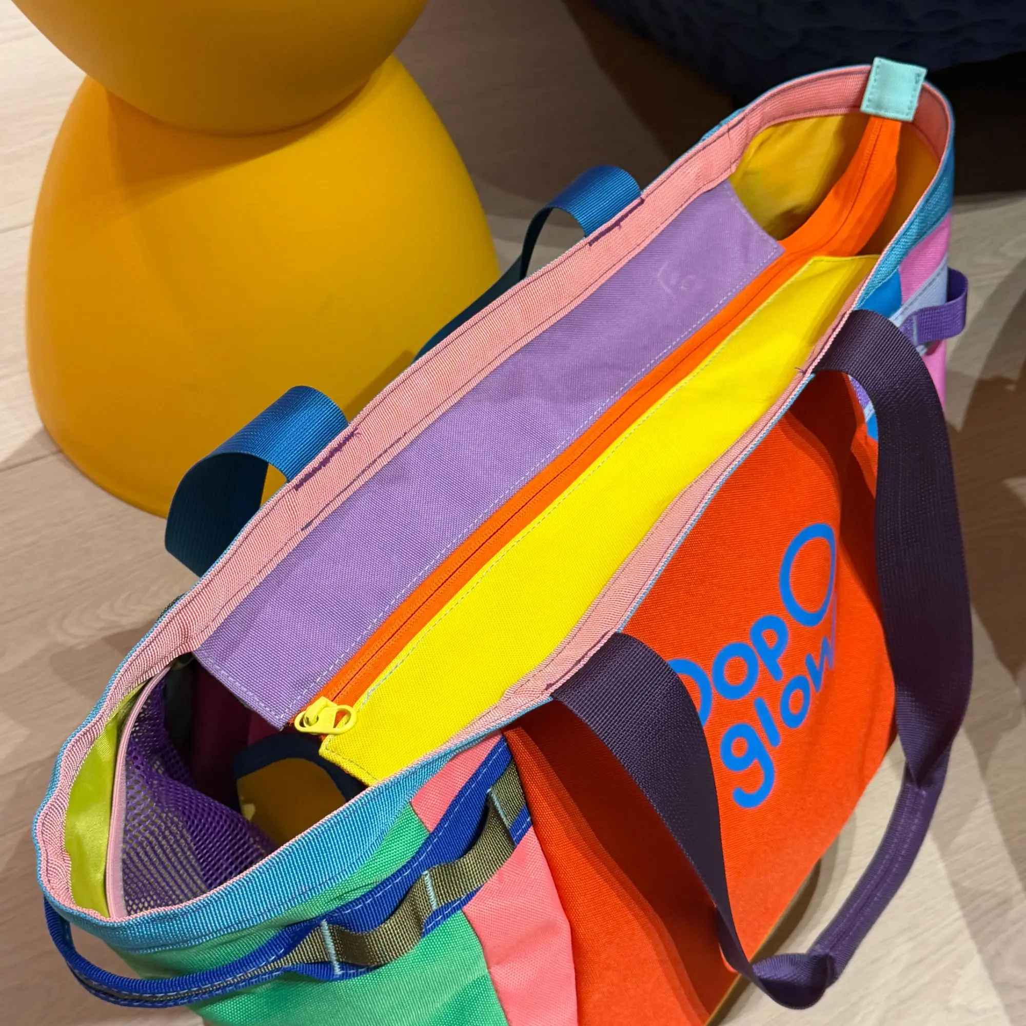 large-capacity-travel-durable-nylon-shoulder-bag-multicolor-llama-design-zipper-closure-handbag-for-youth-casual-use