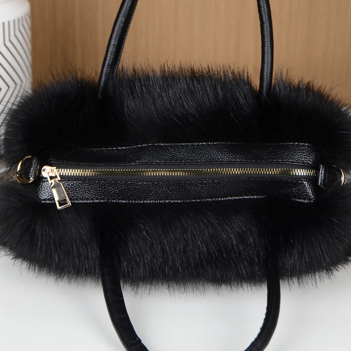 High Quality Fashion Women\'s Bag Fluffy Plush Spliced Pu Leather Handbag Large Capacity Cute Soft Evening Tote Bags