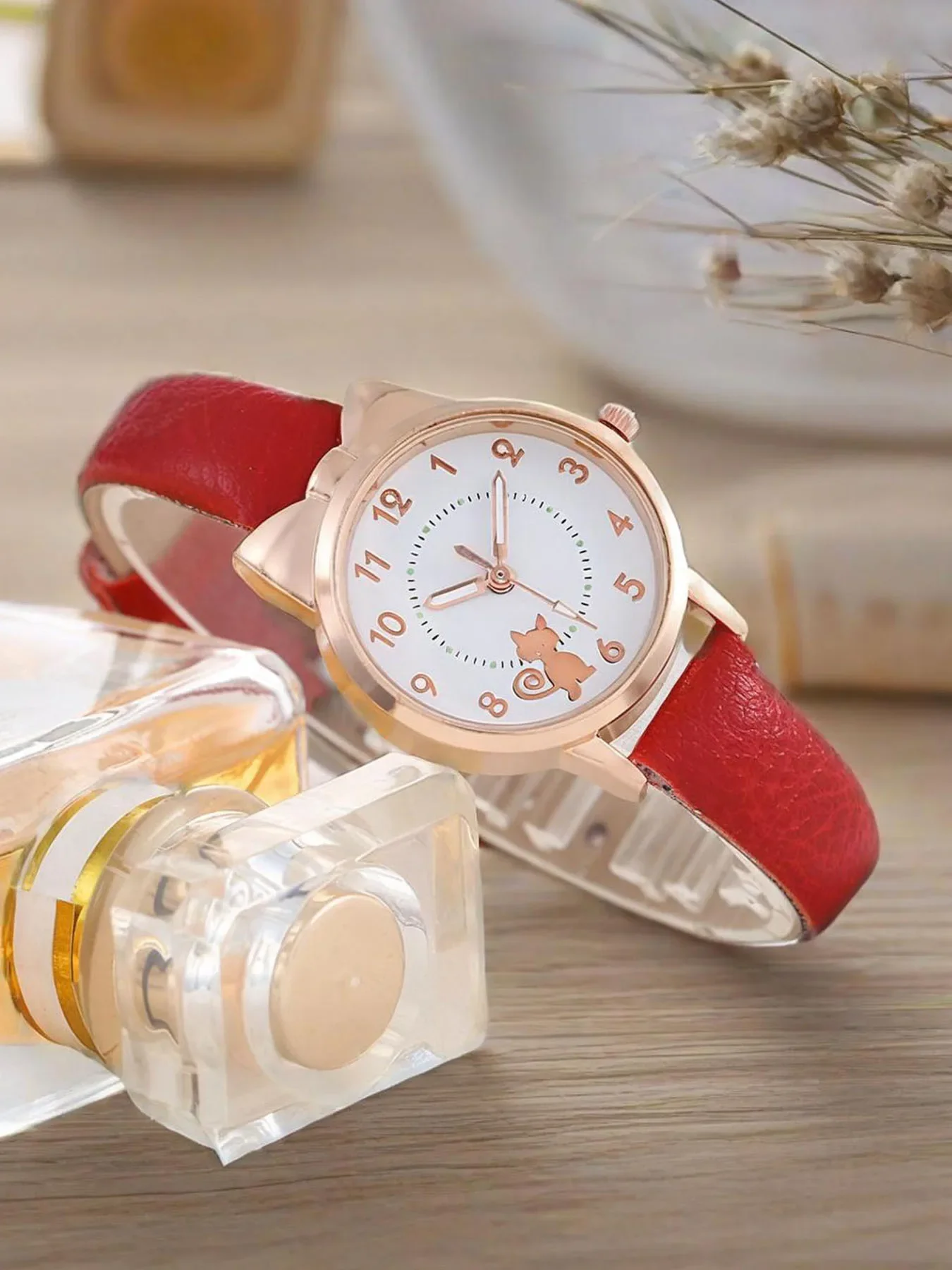 Kitten Pattern Women's Fashion Watch PU with Small Scale Student Simple Quartz Set Bracelet Wind Large Dial