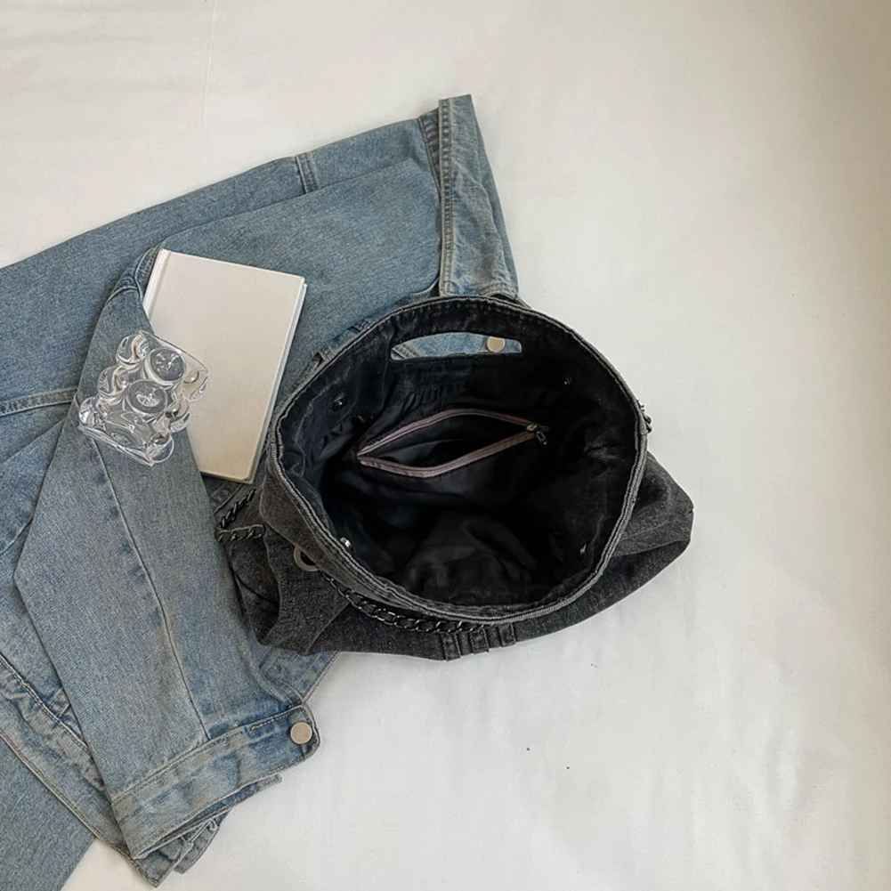 حقيبة كتف من قماش الدنيم ذات سعة كبيرة حقيبة كروس كلاسيكية بحزام سلسلة حقيبة حمل حقيبة ساعي عادية للنساء للعمل والتسوق والسفر