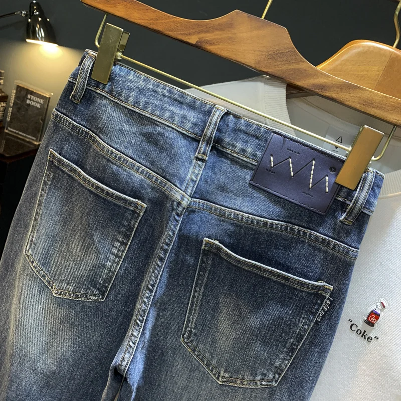 Jeans larghi taglie forti da uomo, design a gamba dritta lavato retrò, pantaloni da uomo di nuova tendenza della moda autunnale 2025