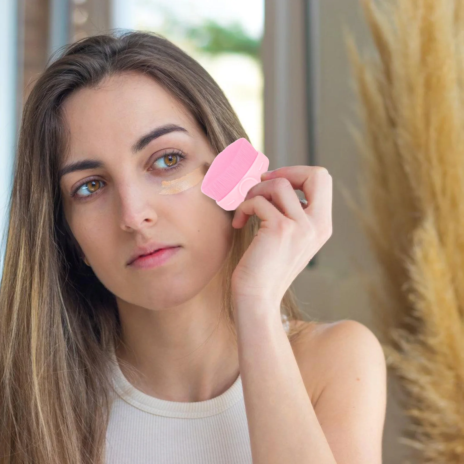 Pinceau de maquillage dense pour une application impeccable sur le visage et le corps, idéal pour fixer la poudre, le correcteur, la crème compacte et les voyages