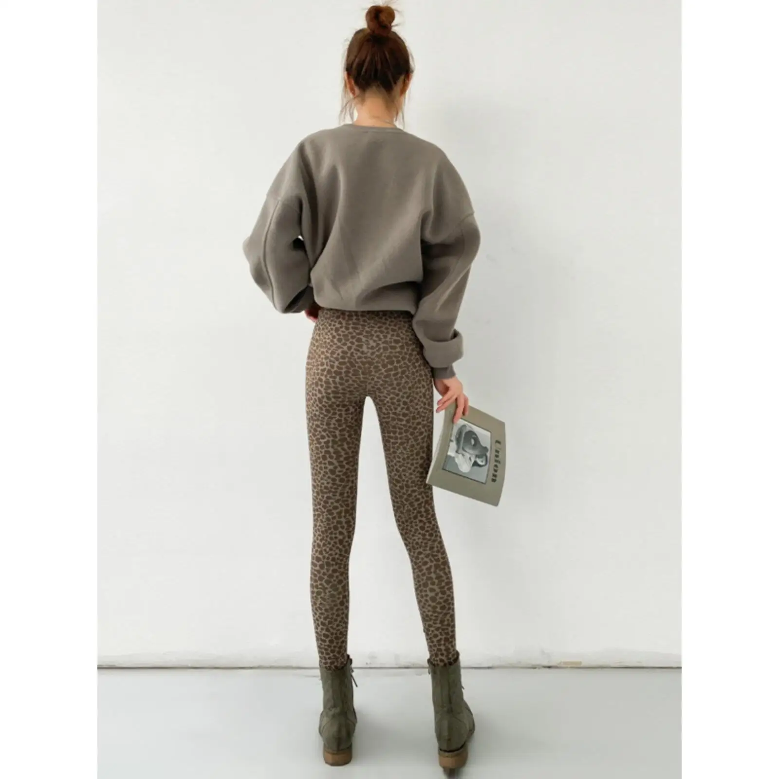 بنطلون يوجا نسائي جديد من LYQ YRF بنقشة الفهد لفصلي الخريف والشتاء، يرفع البطن ويبرز المؤخرة