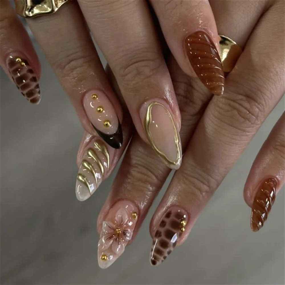 

3D Gold Geometric Line Metal Bead Flowers Nail Art Brown Halo Dyeing False Nails Detachable Finished Fake Nails Press on Nails