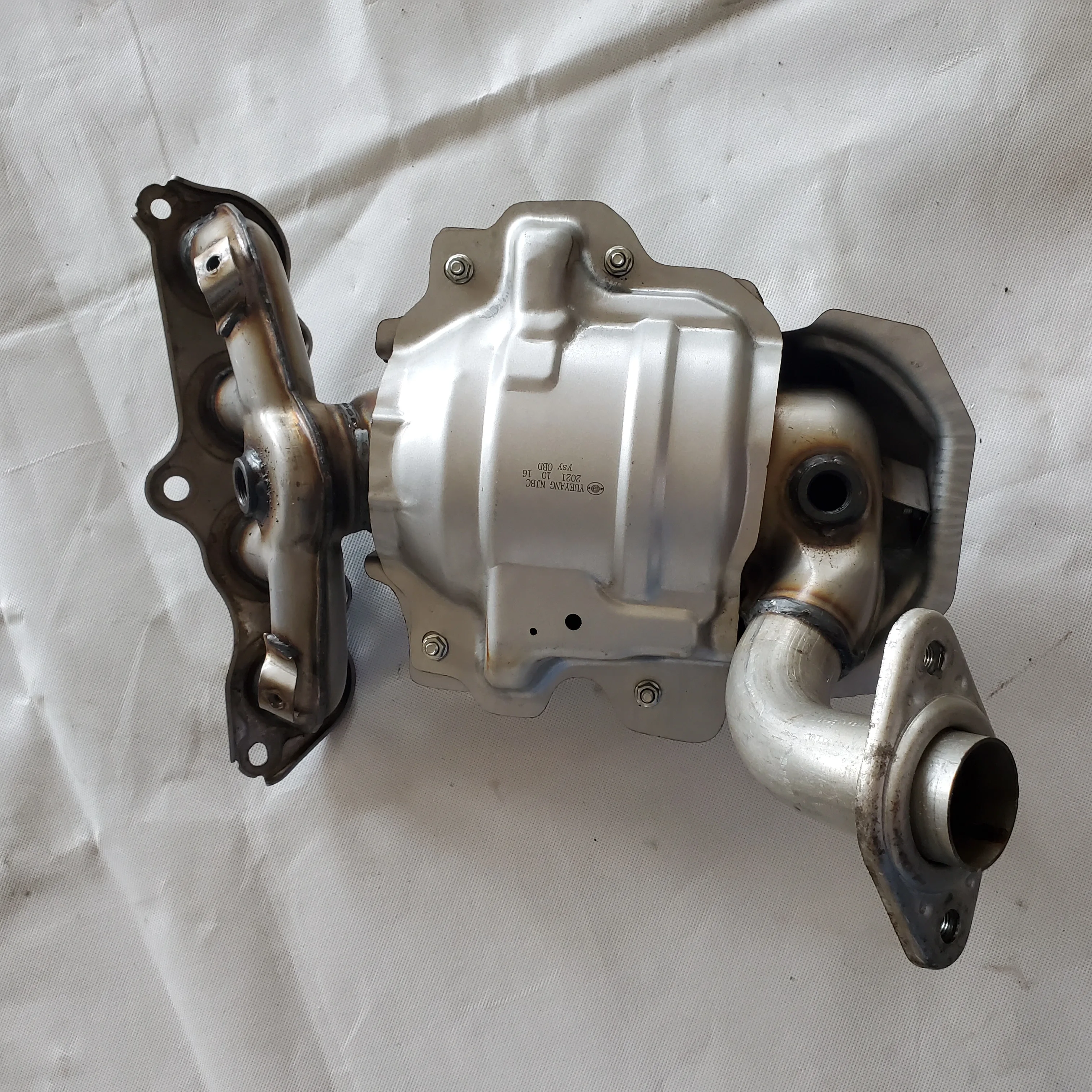 Factory Hot Sale Direct Fit Front Catalytic Converter For Mazda 2 Catalytic Converter 2003 2004 2005 2006 2007 2008 2009ATV&UTV