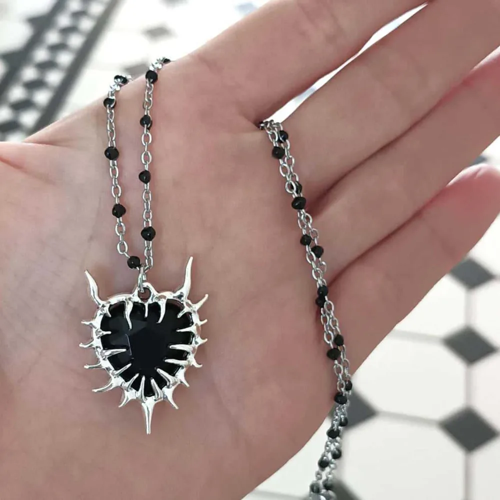 Y2k Gothic Sliver Color Heart of Thorns Pendant Black Round Bead Chain Necklace for Men Women Subculture Punk Hip-hop Jewelry
