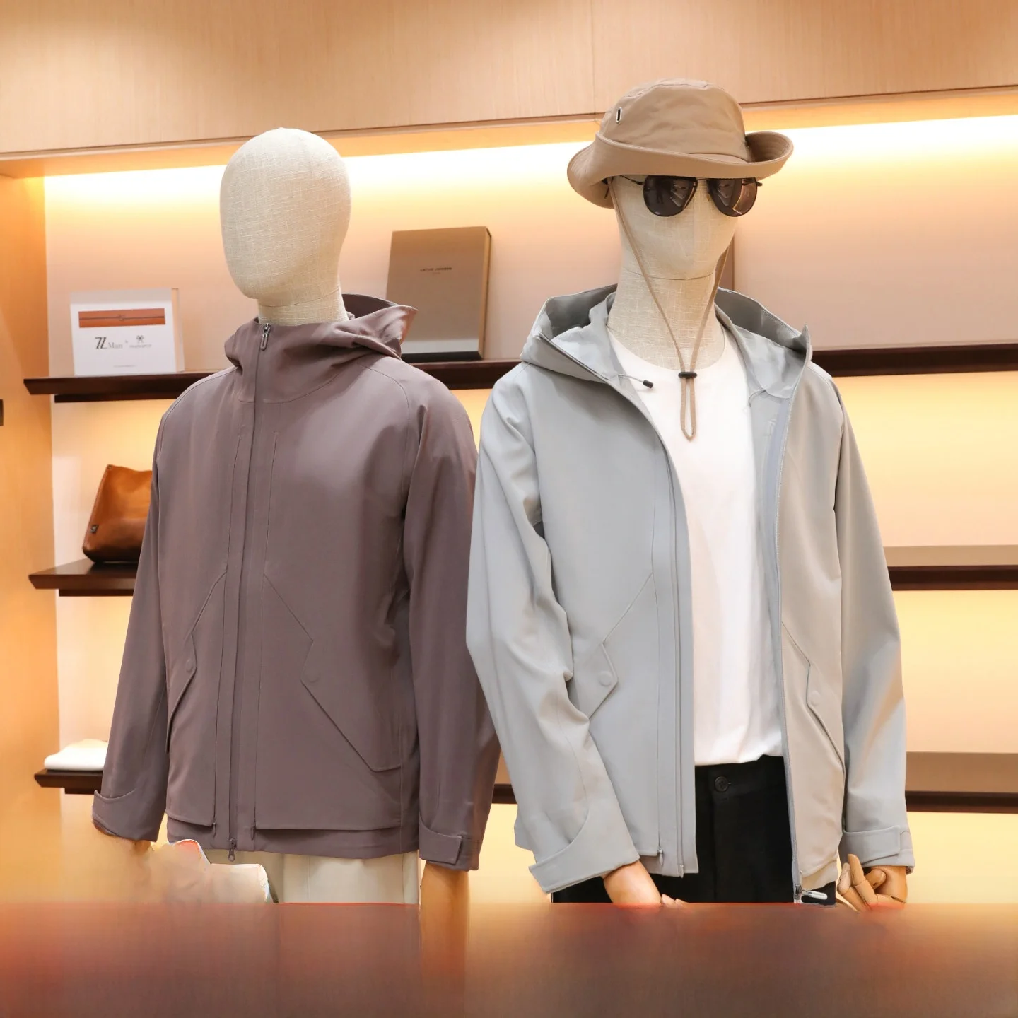 

Men's Outdoor Hiking Soft ell Jaet Tee-Proof Full Glue Polyester Fiber Waterproof Breathable ell Jaet for Commuting