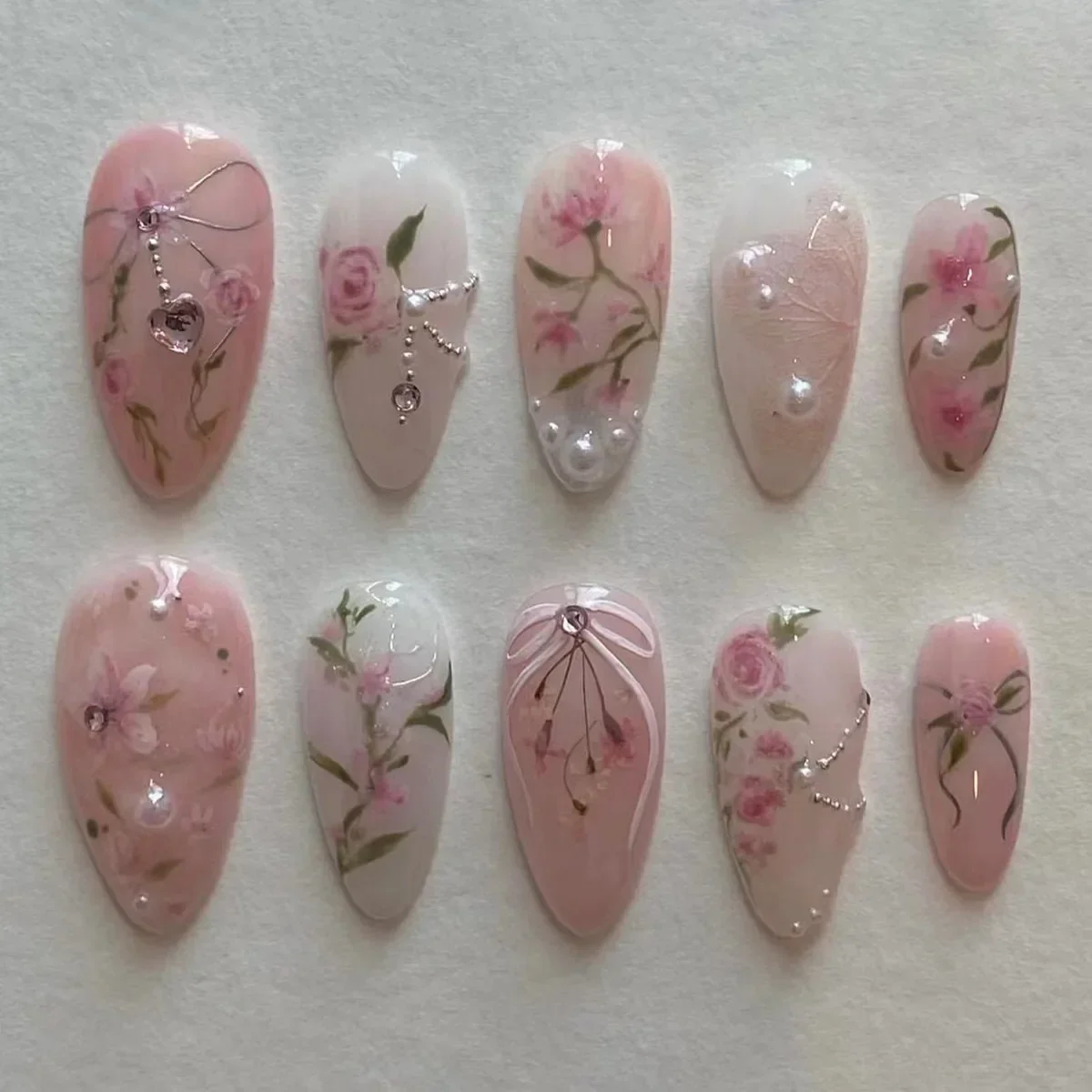 24pcs Summer Fake Nails Press on Almond Wearable 3D Butterfly Flower Short Almond False Nails Smudging Bubble Bead False Nails