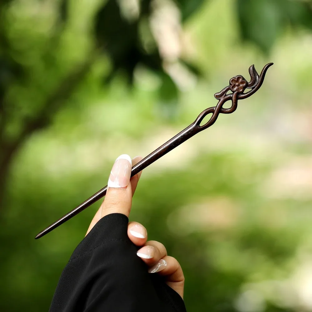 レトロなスタイル中国風のヘアスティック不規則な形の梅の花のヘアピン花彫刻白檀ヘアピン