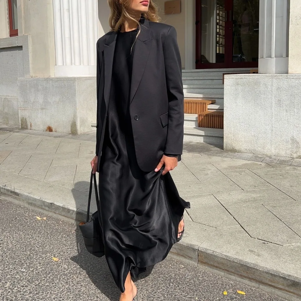 Elegante losse satijnen basisjurk lente en herfst damesmode effen zacht koel zijsplit draperen kantoor casual jurk met lange mouwen