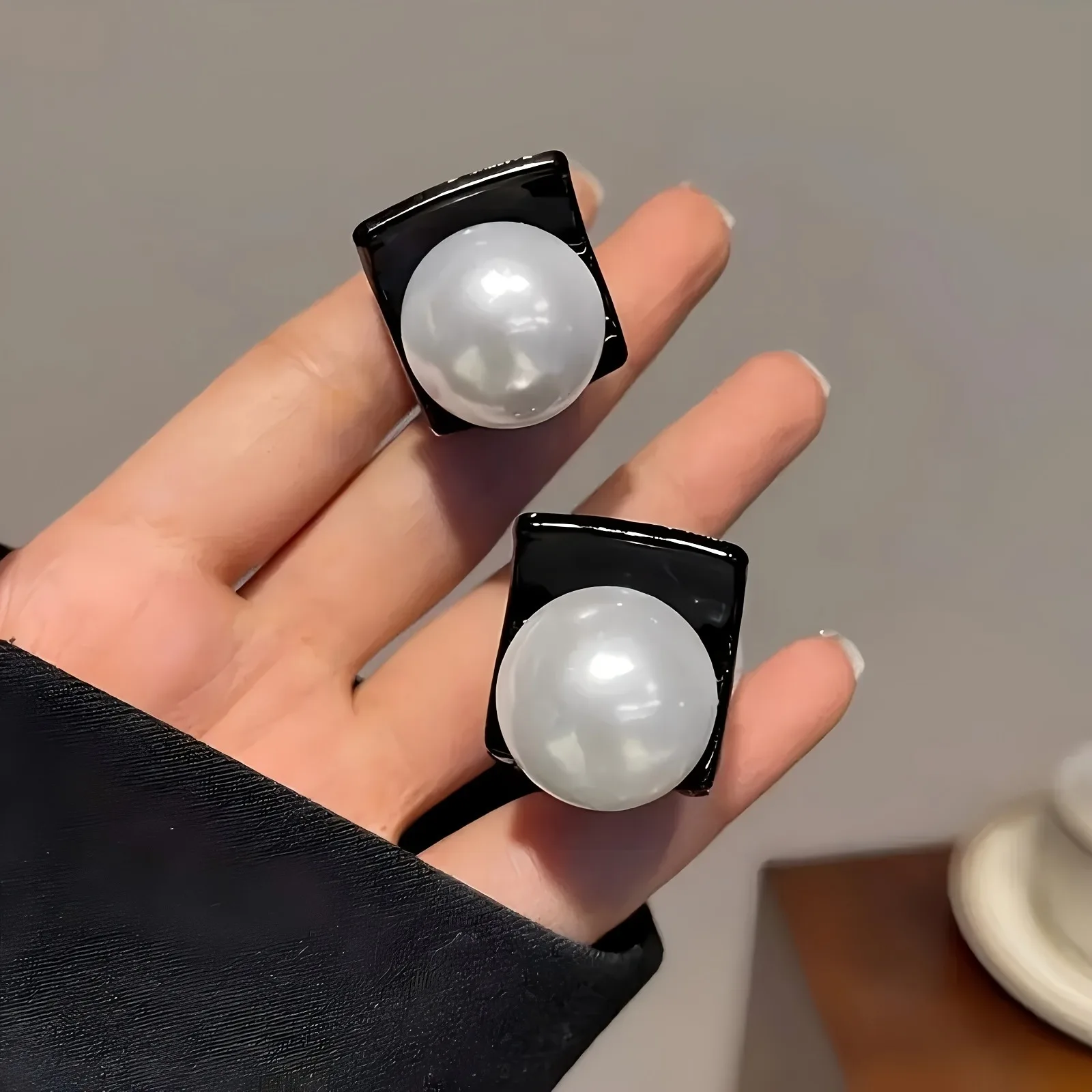 Thumbnail 4 - #9 Trending Metal Hair Clip Sets Right Now