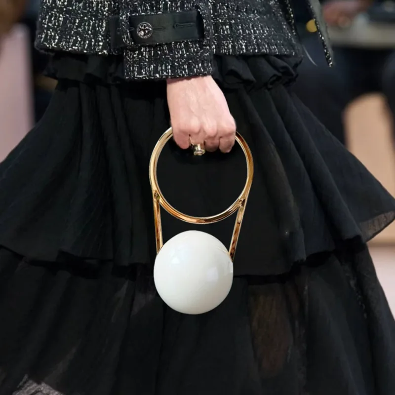 

New Circular Fashion Designer Handbag Women Hasp Luxury Evening Mini Bags Gold Wedding Party Round Purses Elegant Dinner Bag