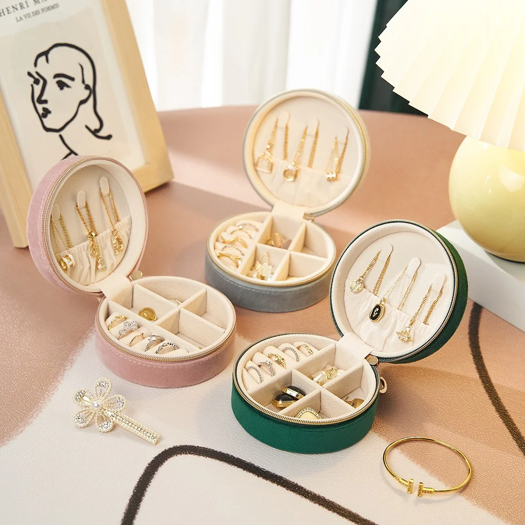 

Velvet Travel Jewelry Organizer Box - Anti-Scratch Soft Lining for Necklaces, Earrings, Rings - Perfect for Travel & Gifting