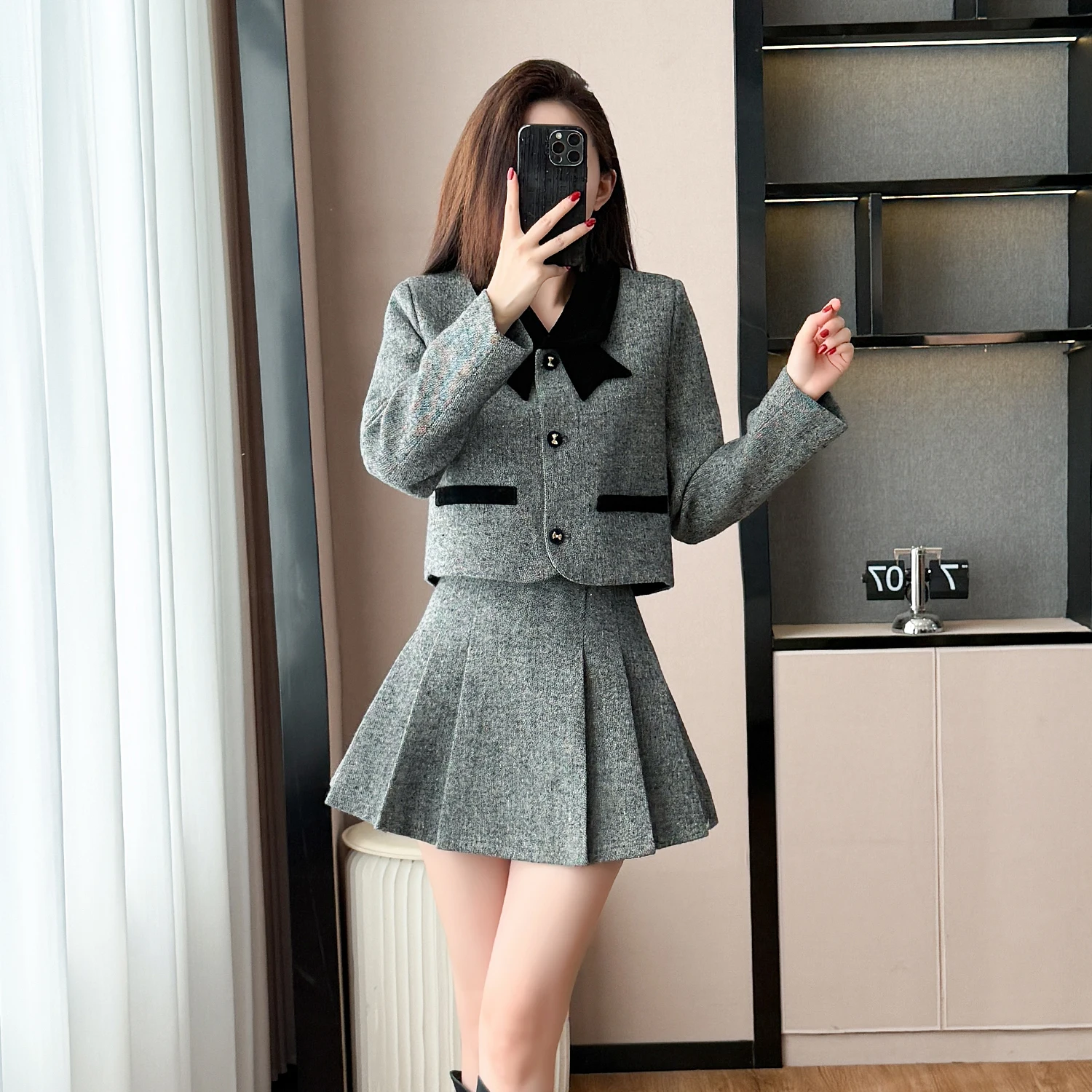 

Хлопковый утолщенный комплект с воротником-бабочкой в ароматом стиле, женский шерстяной короткий костюм 2025 + плиссированная юбка, костюм из двух предметов в студенческом стиле