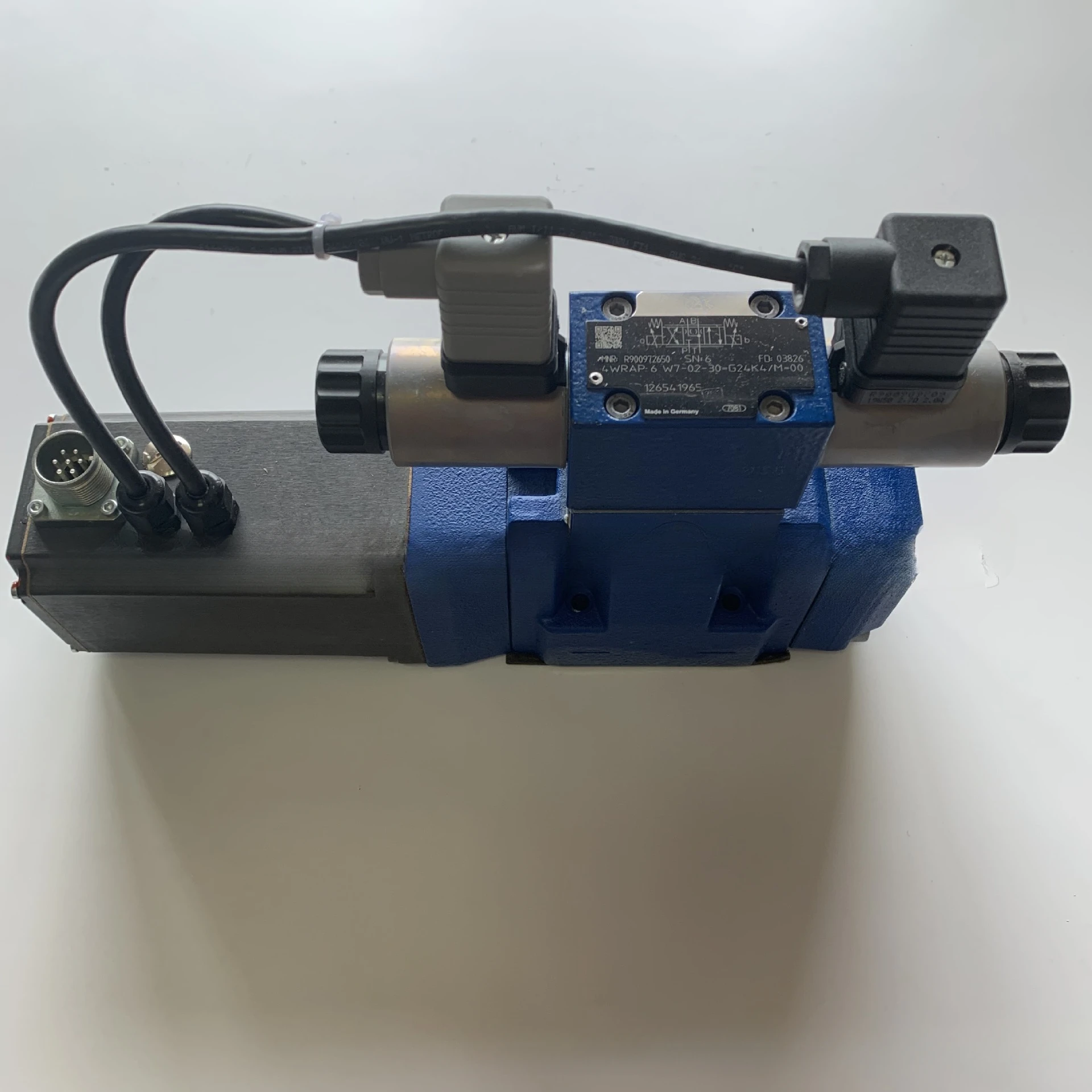 

Proportional valve R901315862 4WRKE10E1-100L-3X/6EG24EK31/C1D3M