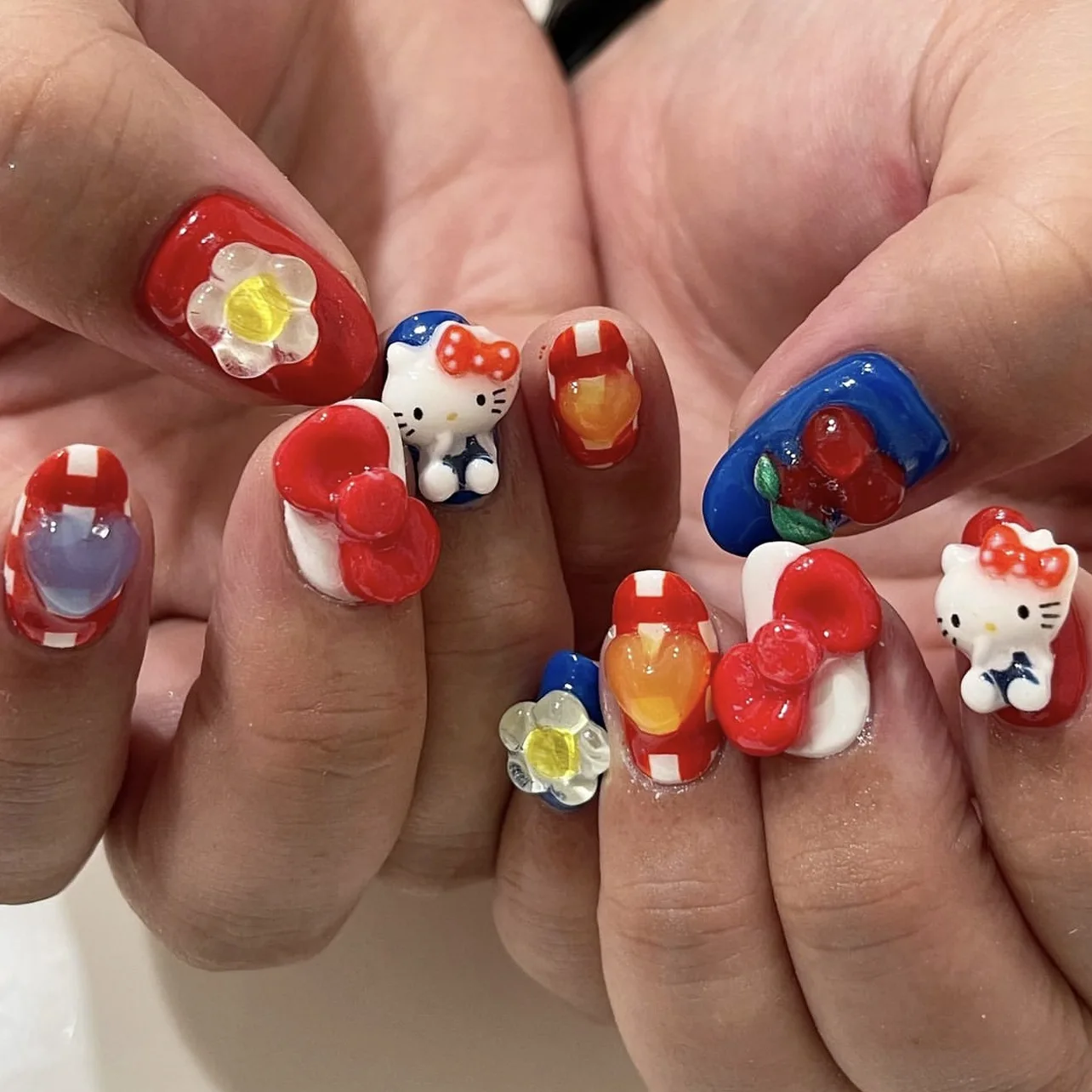 24pcs Japenese Cartoon Cat Press On Nails 3D Flowers Bowknots Cherry Decor Short Oval False Nails Red Plaid Blue Fake Nail Tips