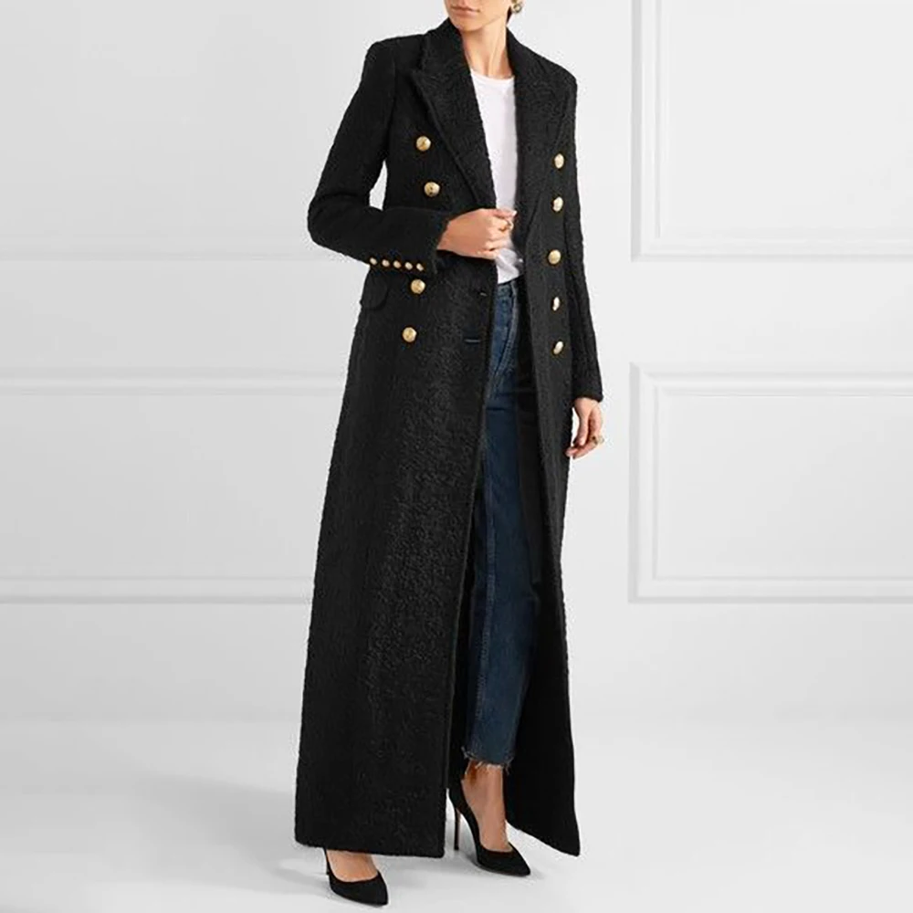 

Элегантный черный женский костюм-двойка: двубортный пиджак и брюки, с длинными рукавами, для деловых встреч и торжественных мероприятий.