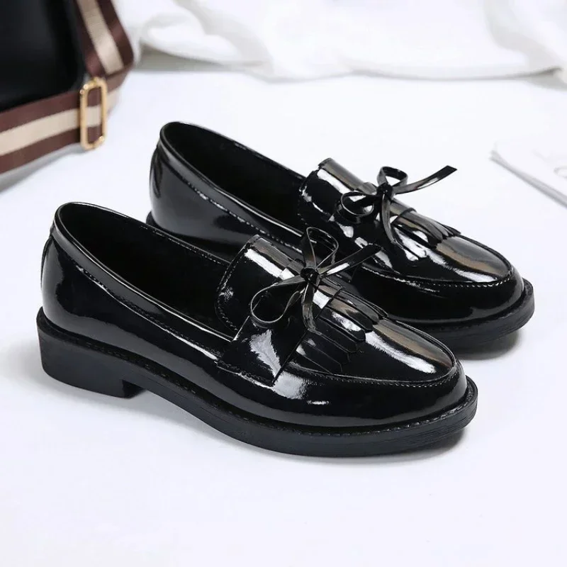 Womens Shoes Patent Leather Women Loafers British Tassel Casual Female Flat Shoes Bowknot Small Leather Shoe Comfortable Zapatos