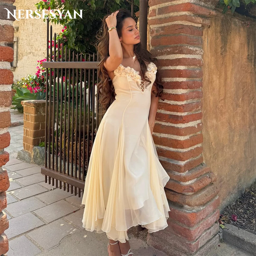 

Nersesyan Light Champagne Prom Dresses 3D Flowers Spaghetti Straps Formal Evening Dress A Line Ruffles Party Gowns Customized