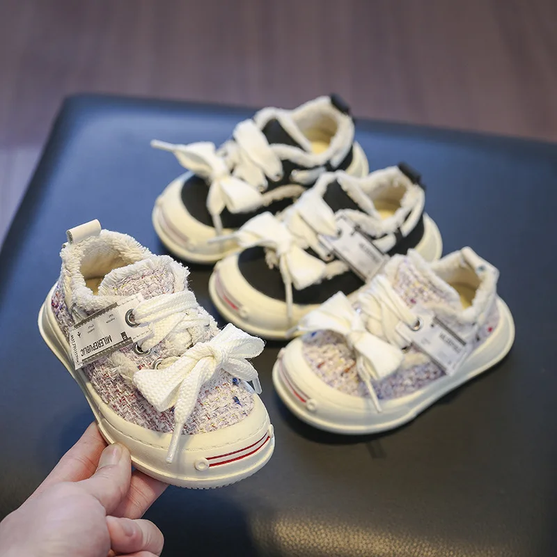 Dziecięce tenisówki Buty wydajnościowe dla chłopców Małe dziewczynki Miękkie dno Casualowe sportowe buty do biegania Antypoślizgowe płaskie trampki