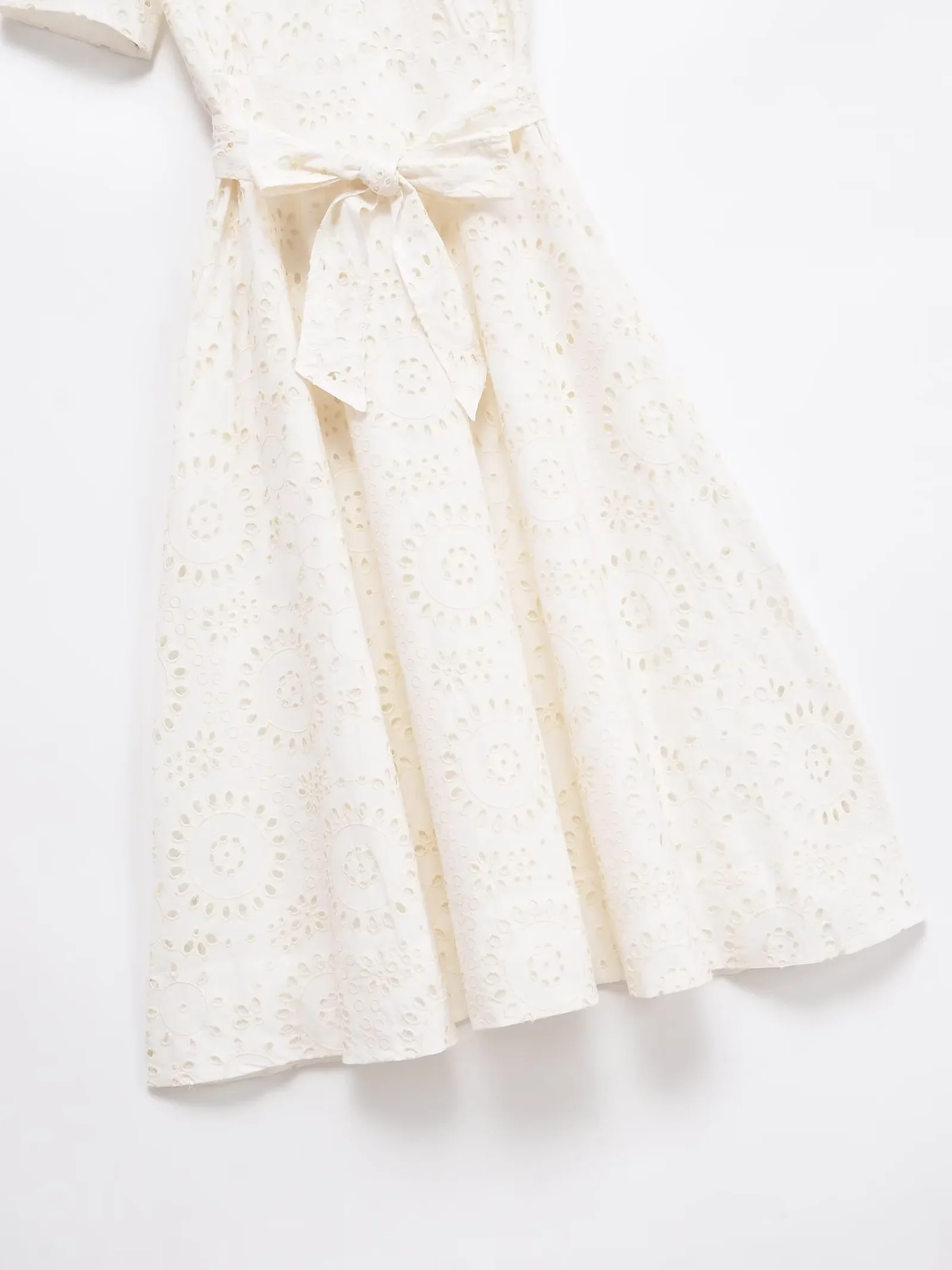 Elegant white hollow embroidery shirt dress with belt summer new short-sleeved lapel mid-length beach vacation female dress