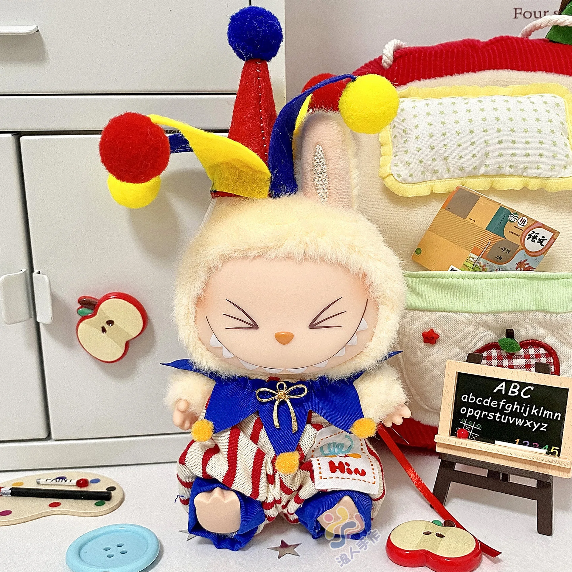 

17 cm labubu clothing, first and second generation blind box, sitting party car hanger, Circus series mini doll costume