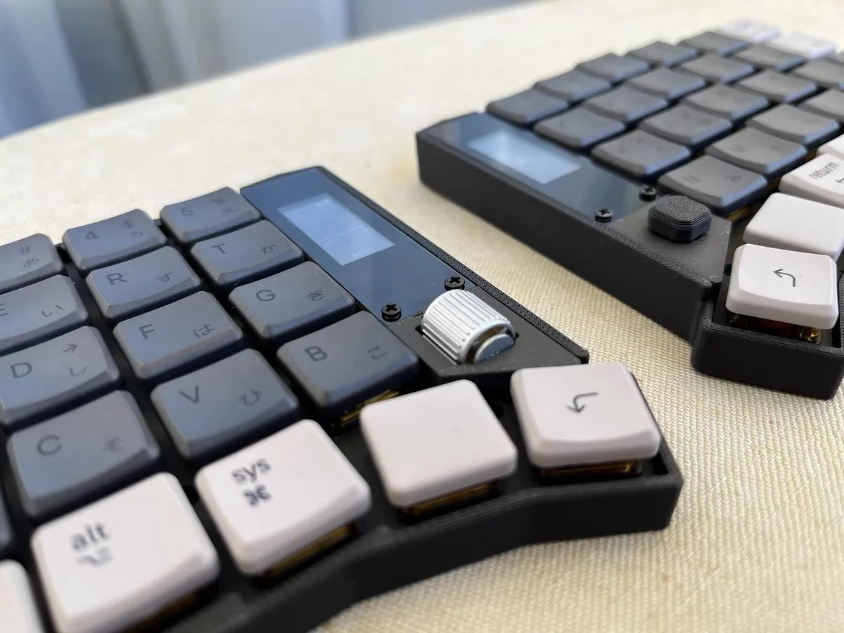 ZMK Wireless Split Keyboard New Wireless Sofle 58 Key Roller Joystick Choc Low Profile Switch Hot swap RGB Keyboard