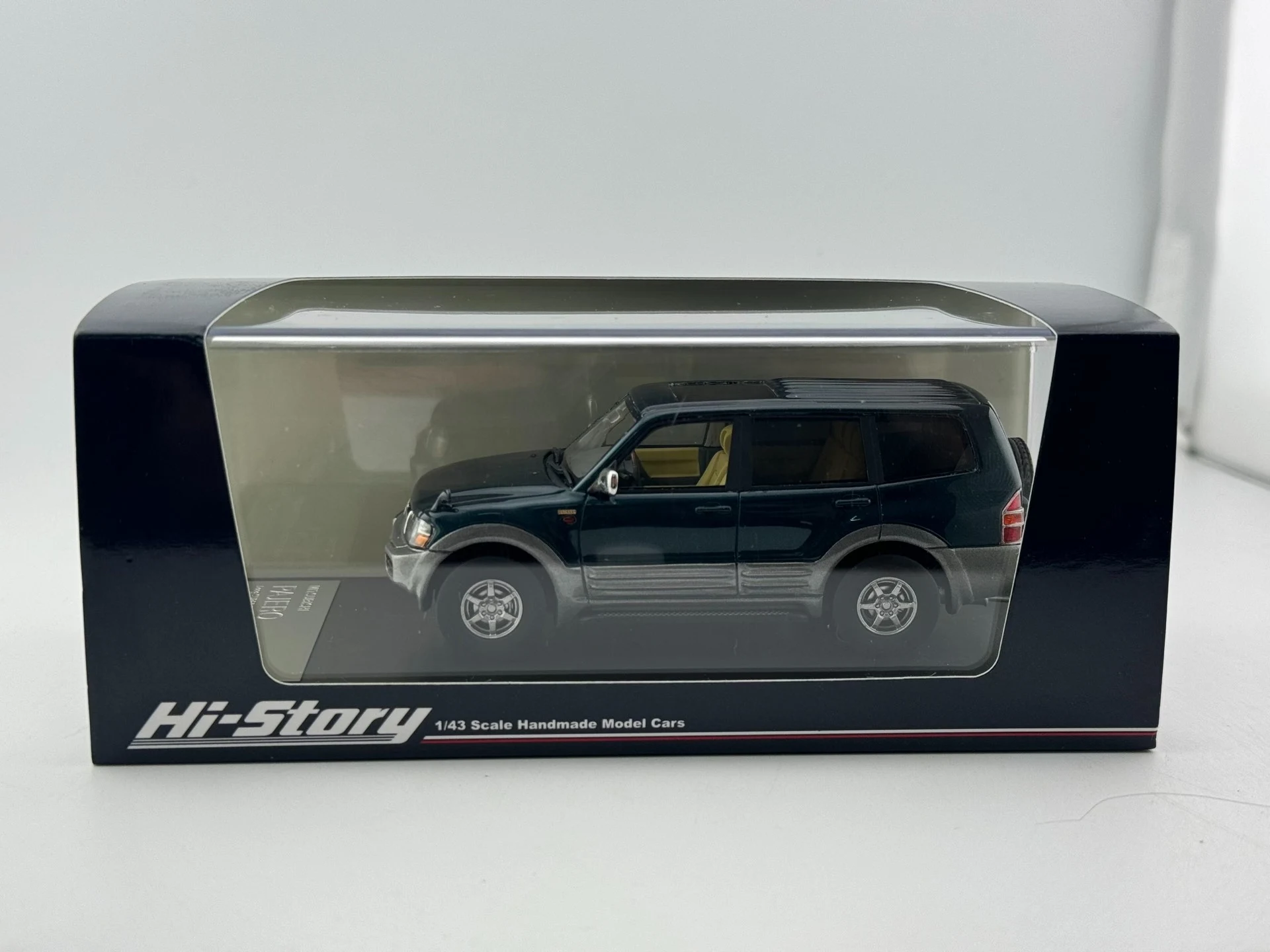 modelo-de-auto-de-resina-mitsubishi-pajero-verde-tinta-a-escala-1-43-de-hi-story
