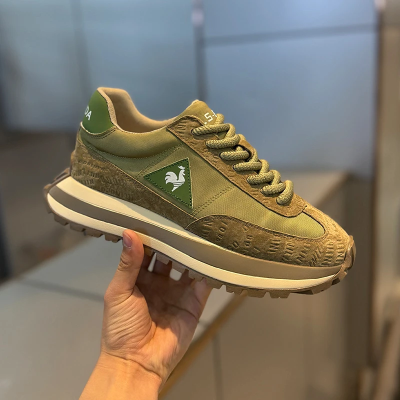 

New Men Casual Running Shoes Jogging Breathable Lace-up Leisure Walking Fashion Sneakers Outdoor Comfortable Blade Loafers Brand