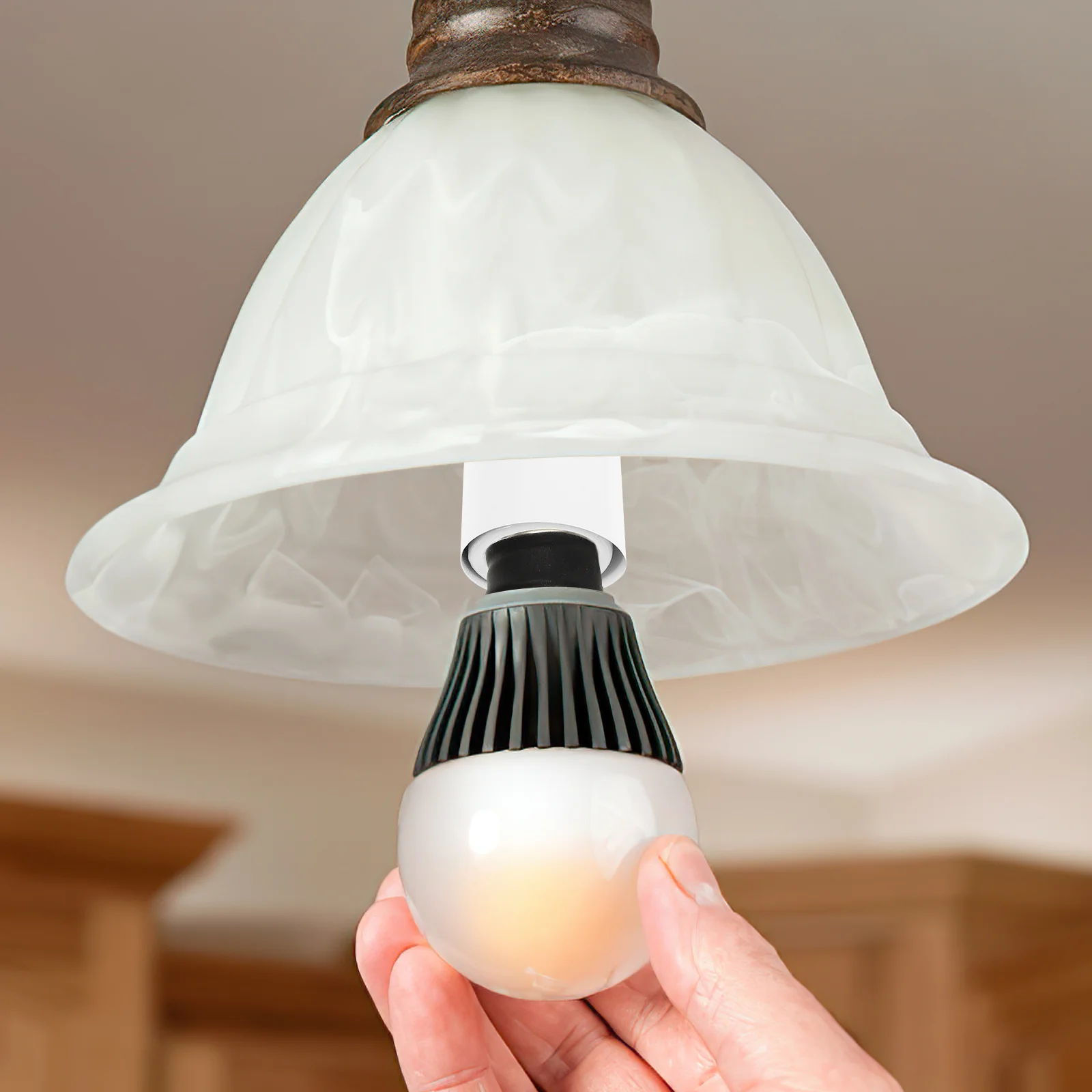 

2Pcs Lamp Holder Light Socket E27 Base with Hook Design for Bedroom Office Hotel Bulb Socket Replacement Lamp Holder