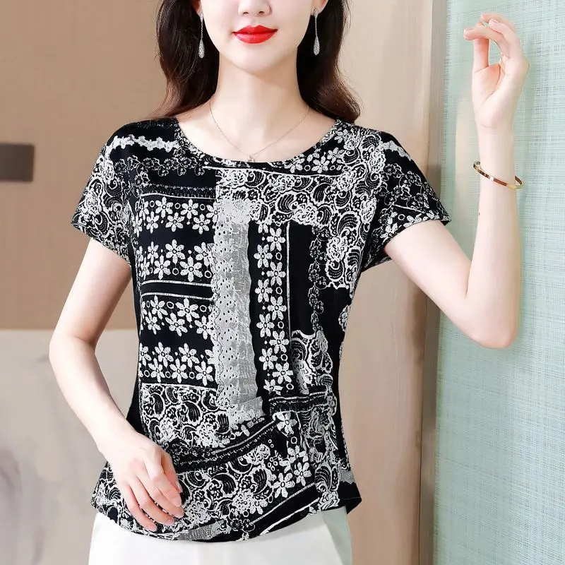 

Elegant And Versatile Mom Silk Shirt Floral Print Short Sleeve Tops With Waist Shaping Design