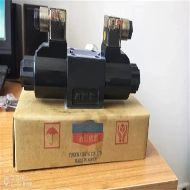 يو كين DSG-02-2B3B DSG-03-2B3B DMG-04-2D DMG-04-2B2-21 DSHG-06-3C60-D24-N1-51D صمام الملف اللولبي الهيدروليكي DSG-01-2B4B-A240-N1-50-L