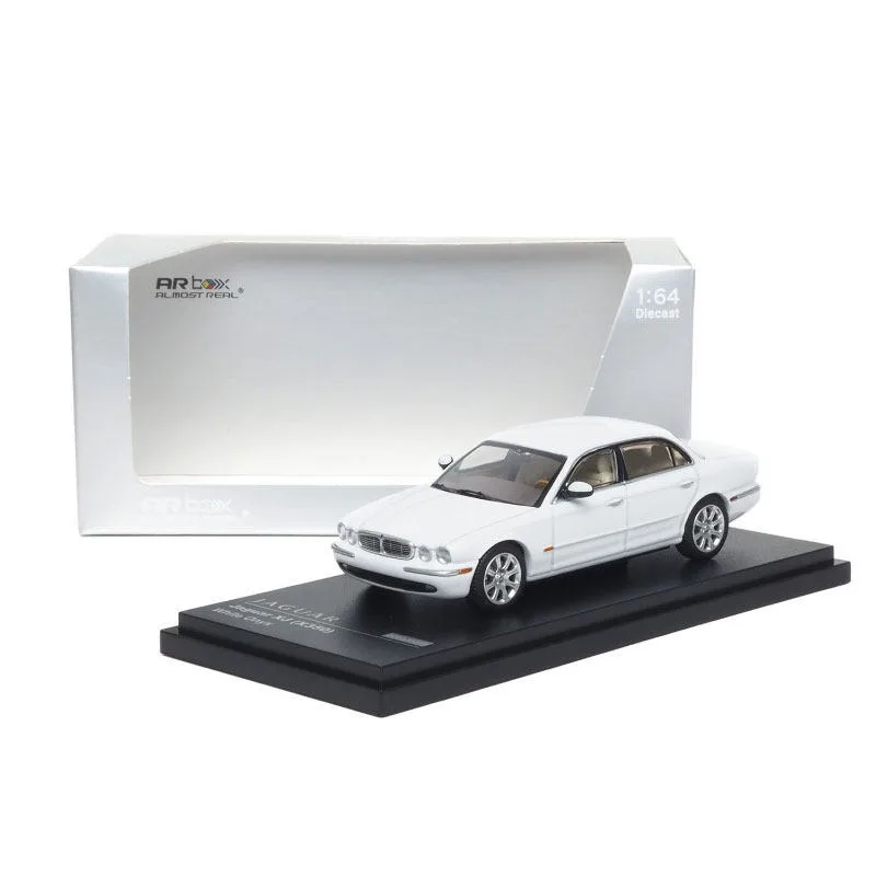 Diecast Almost Real AR Box 1:64 Scale Jaguar XJ6 X350 White Alloy Car Model