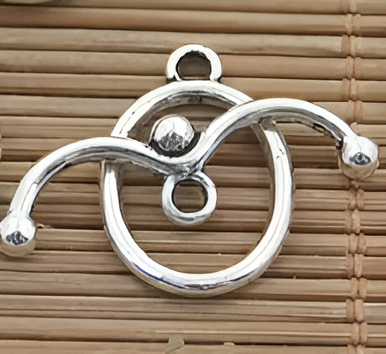 

15sets 19.6x13.5mm, loop:1.9mm Alloy matel antiqued silver simple toggle clasps HWH3127